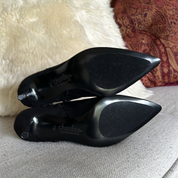 Charles by Charles David Accurate Bootie in Black Suede 7 Never Worn - Picture 3 of 6